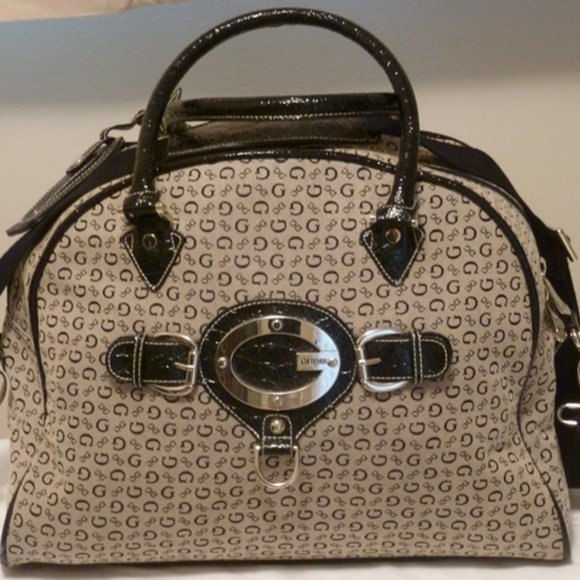 Guess Ovenight Duffle Dome Bag - Picture 1 of 4